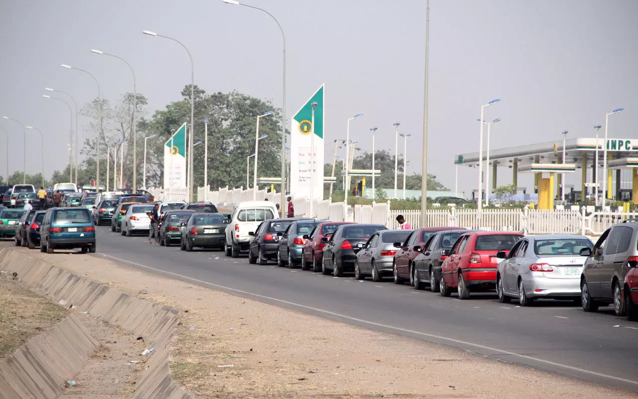 Fuel crisis: Long queues resurface in Abuja