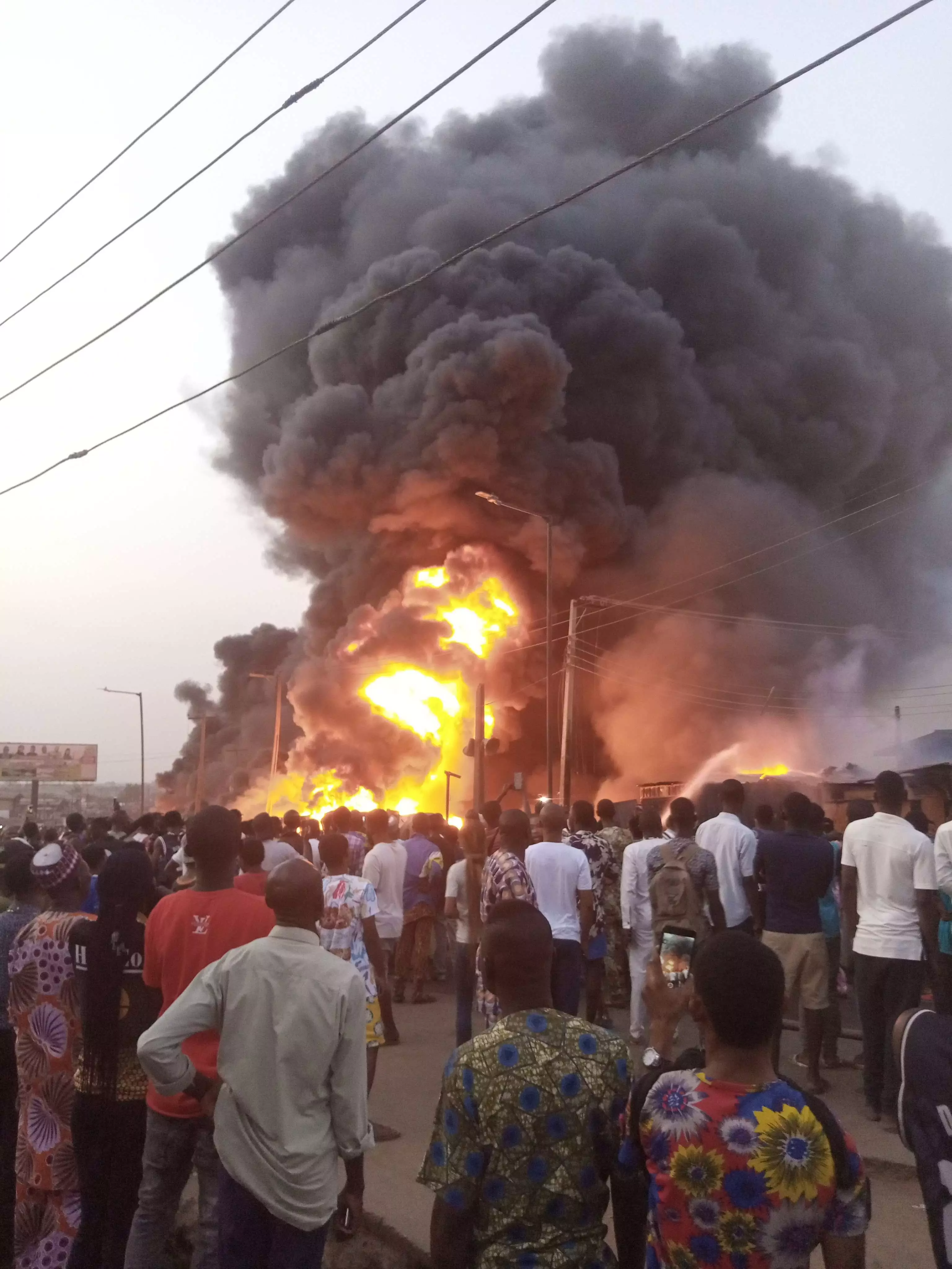 Badagry fire destroys 3 buildings, claims 1 life