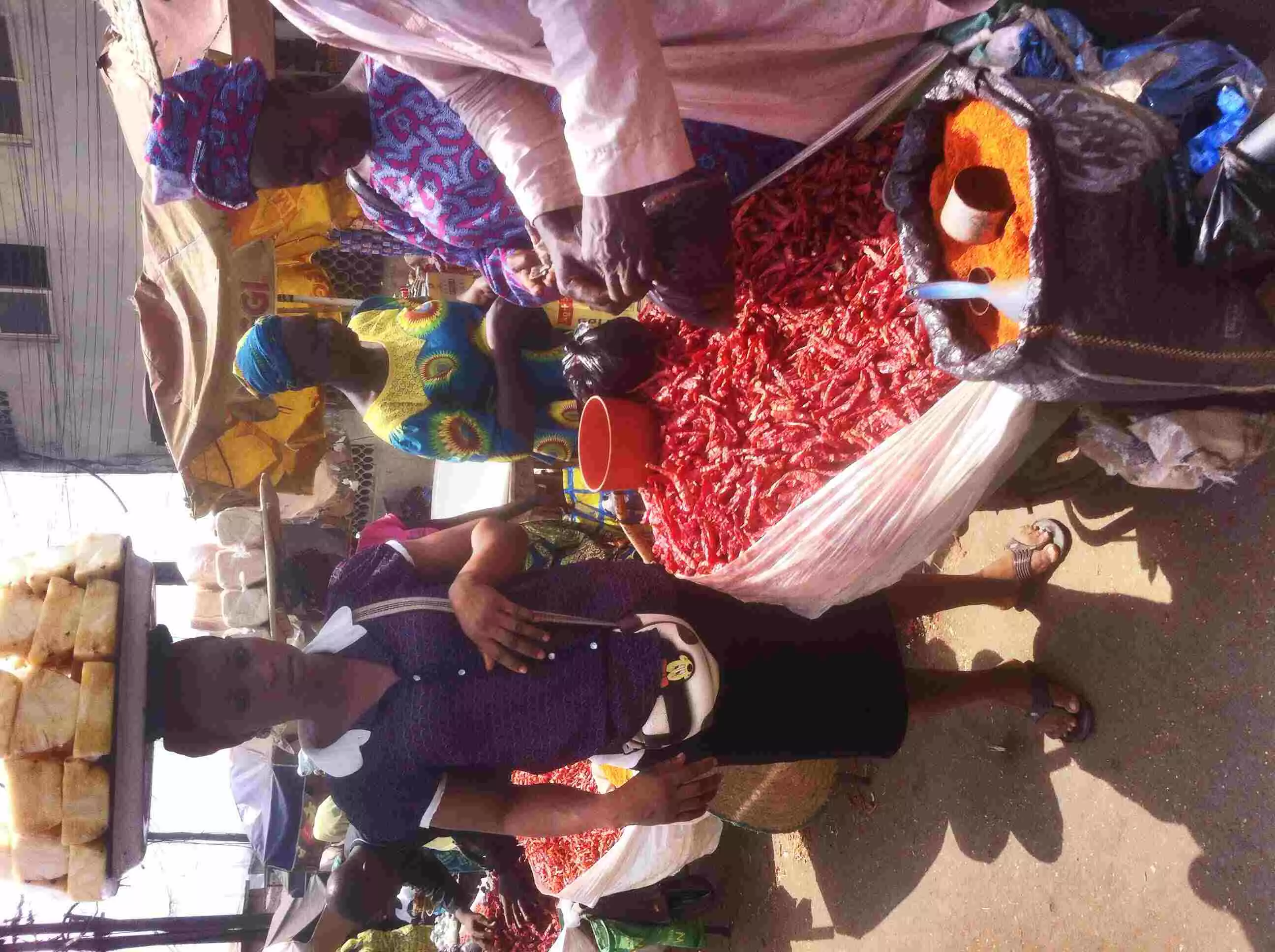 Naira crisis: Food vendors, hawkers others accept bank transfers