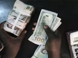 Naira drops to N461.50 per dollar