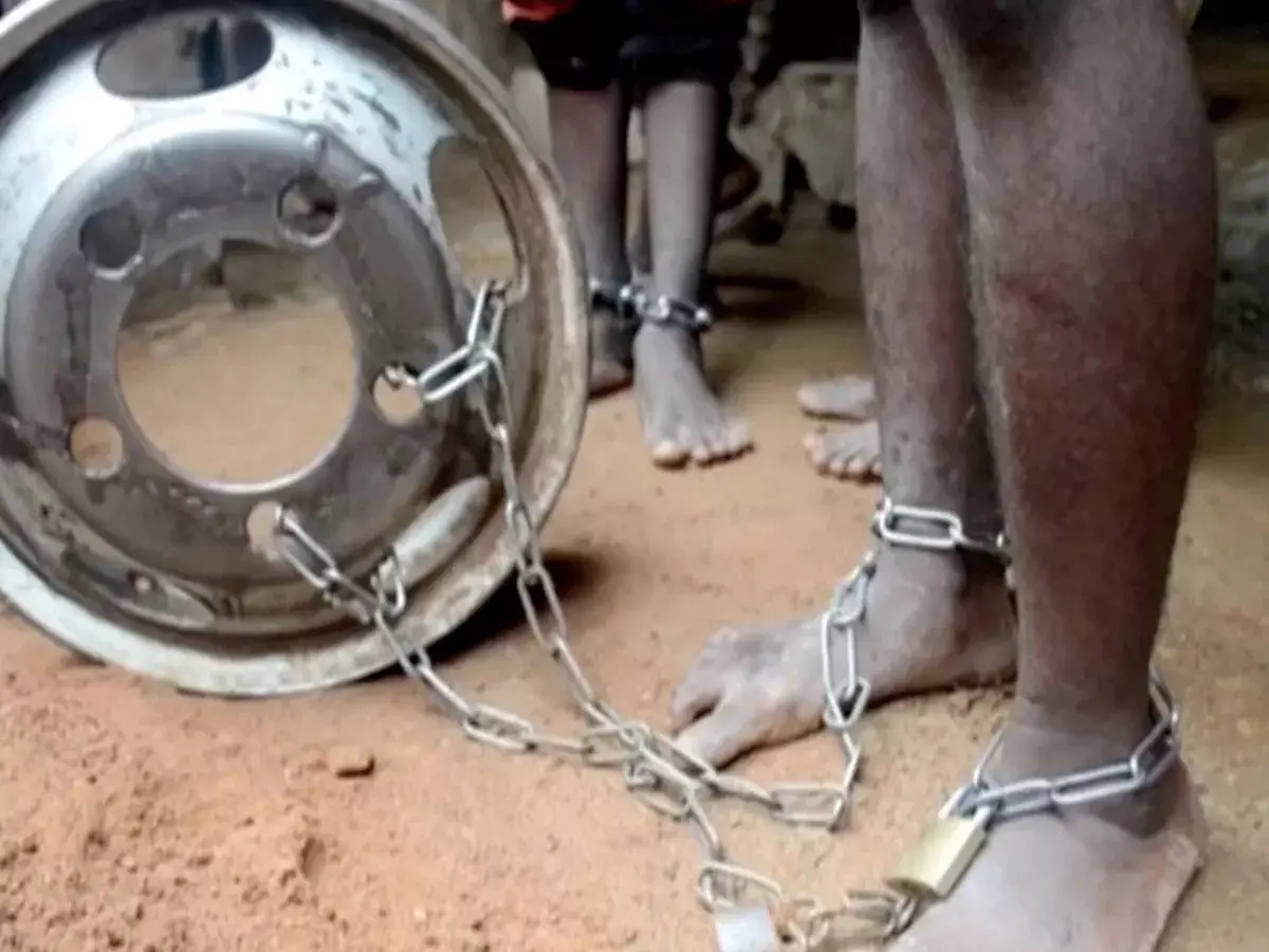 Father allegedly chains, starves 2 children to death