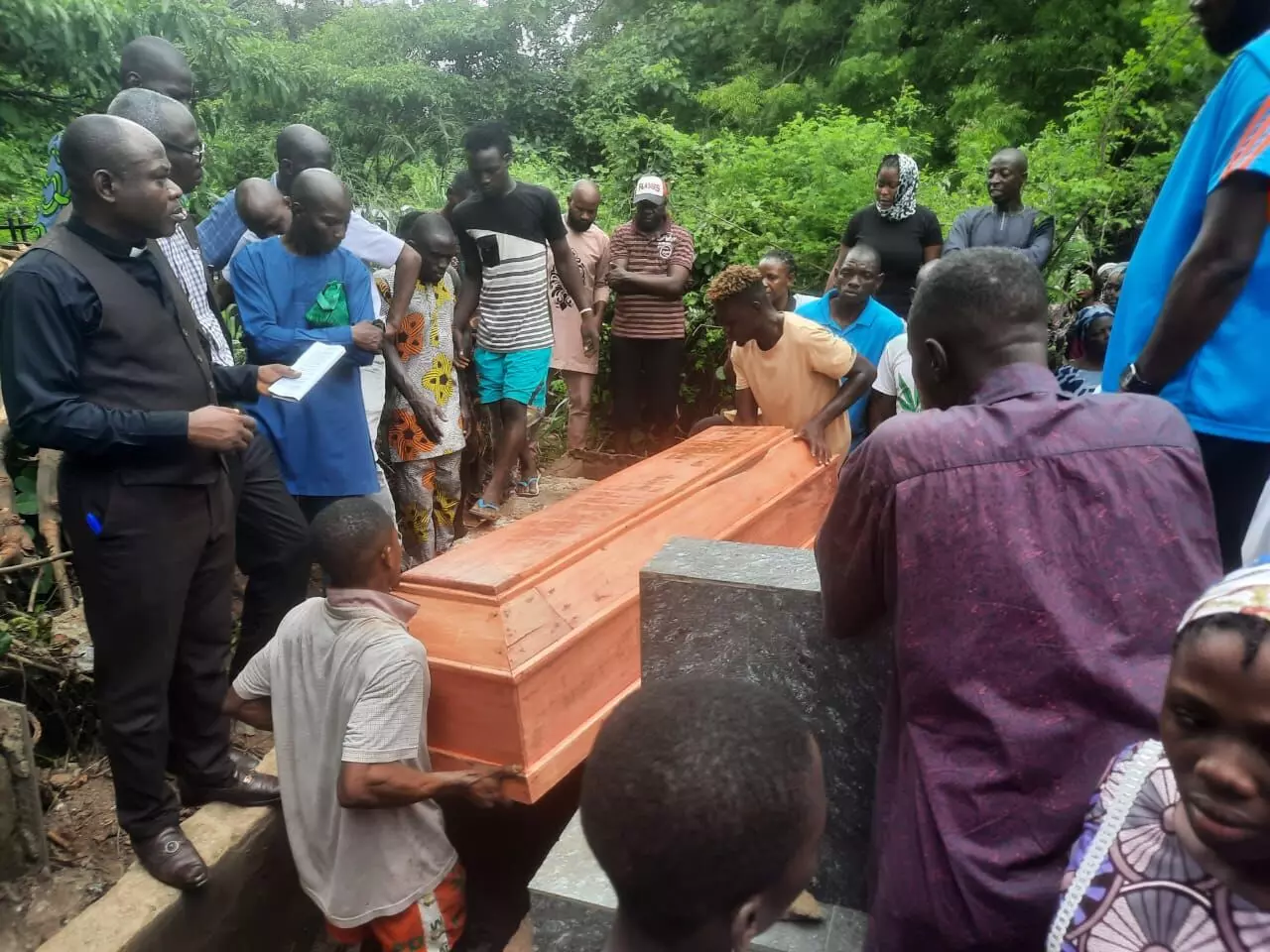 Burial: Lagos Mainland Youth Mourn Gas Explosion Victim