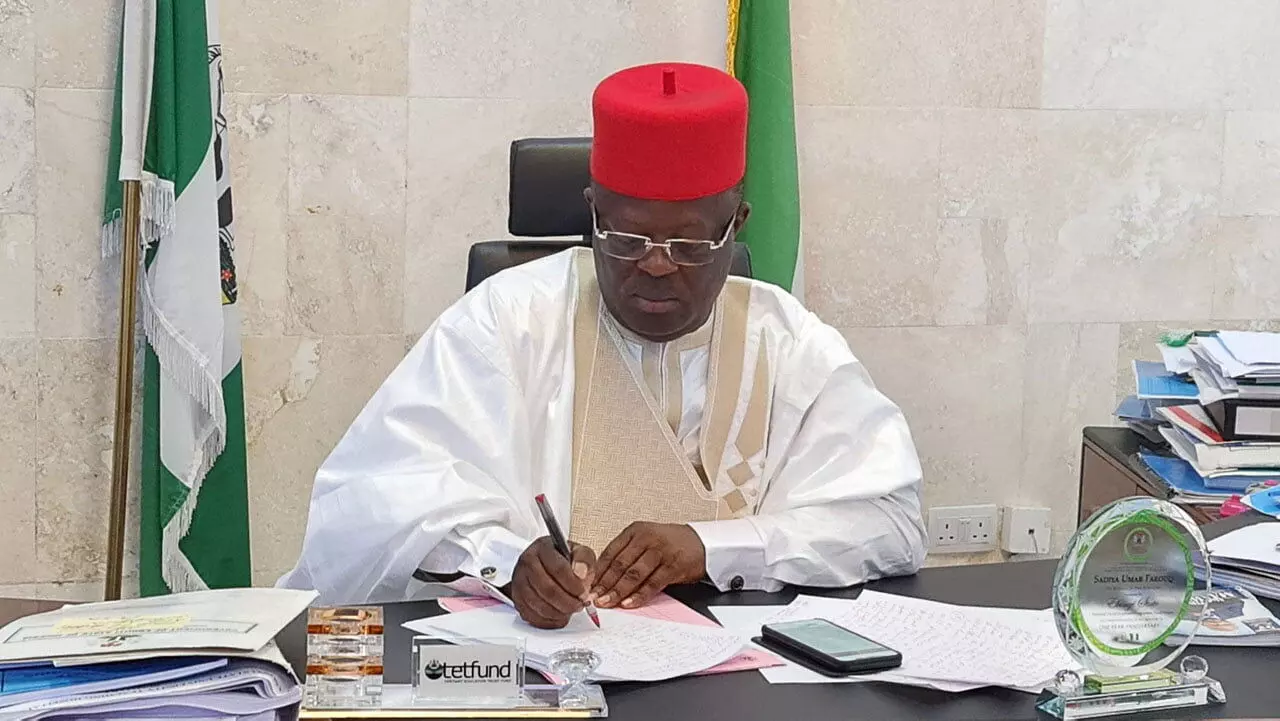 Umahi seeks N217bn to fund 260 roads, 8 bridges