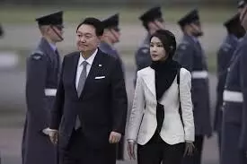 South Korean president apologises over scandal involving gift to wife