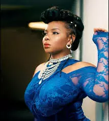 Singer Yemi Alade set to break music boundaries with “Rebel Queen”