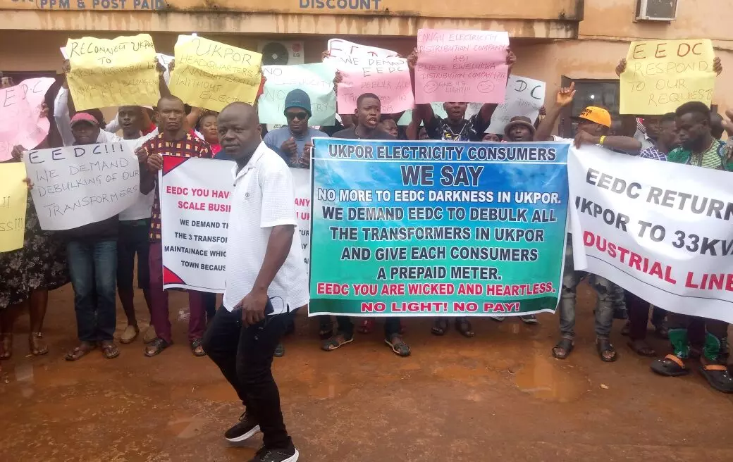 Community protests against six years blackout, bulk billing