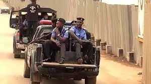 Police detain 2 for alleged car breaking, stealing in Enugu