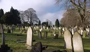 UK plans to reuse old graves, reopen full graveyards