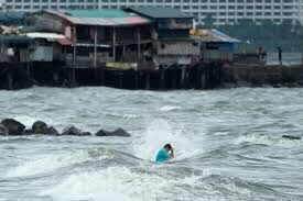 Thousands evacuated as tropical storm heads towards India