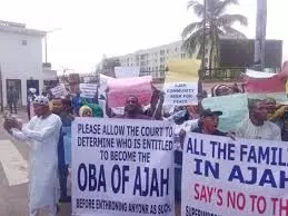 Community protests at Lagos Assembly against alleged imposition of king