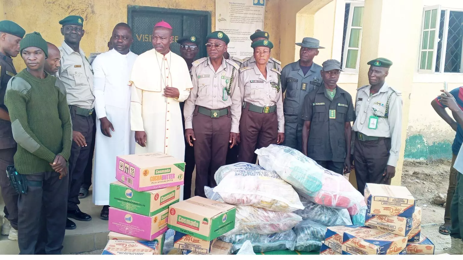 Yuletide: Yola Catholic Diocese donates gifts to inmates