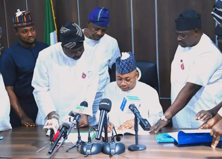 Kogi governor signs N582.4bn budget into law